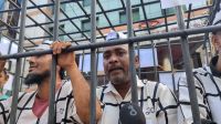 আওয়ামীলীগের এমপি মন্ত্রীদের সাজে  সাজতে দেখা যাচ্ছে বিপ্লব ও সংহতি দিবসে