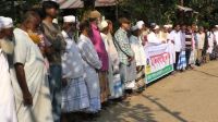 কুমিল্লায় প্রবাস ফেরত মান্নানের গ্রেপ্তারের প্রতিবাদে মানববন্ধন