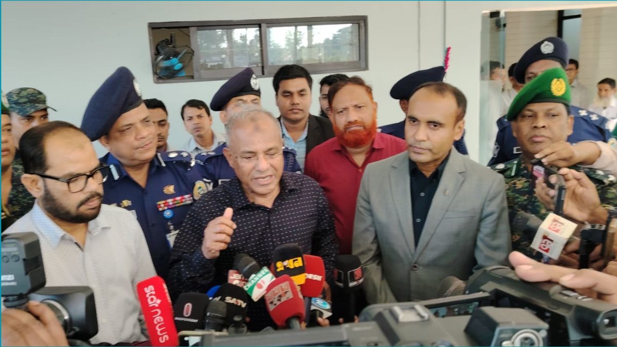 নির্বাচনে ১ লাখ সেনা, দেড় লাখ পুলিশ মাঠে থাকবে : স্বরাষ্ট্র উপদেষ্টা