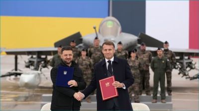 ফ্রান্স থেকে ১০০ রাফাল যুদ্ধবিমান পাচ্ছে ইউক্রেন