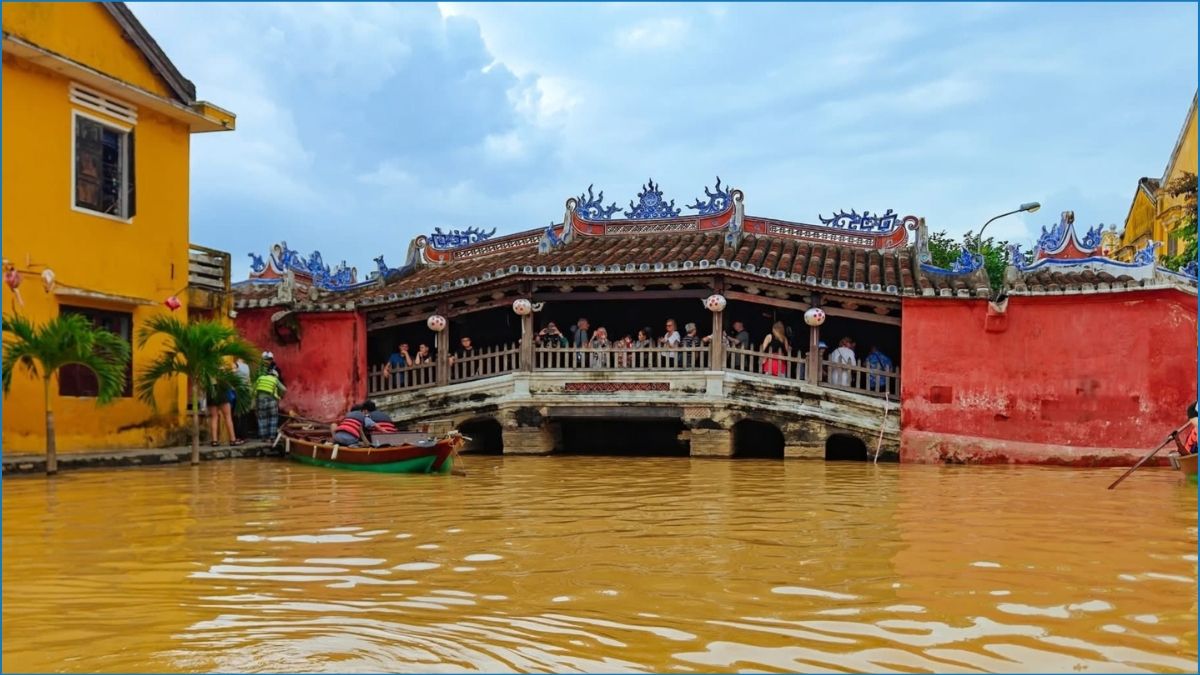 ভিয়েতনামে ভয়াবহ বন্যায় নিহত ৪১