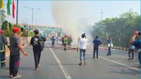 কুর্মিটোলায় চলন্ত প্রাইভেটকারে আগুন