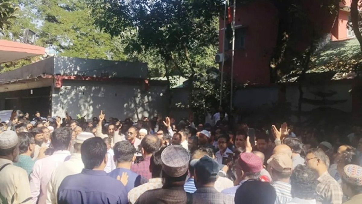 ১ ডিসেম্বর থেকে কমপ্লিট শাটডাউনের ঘোষণা শিক্ষকদের