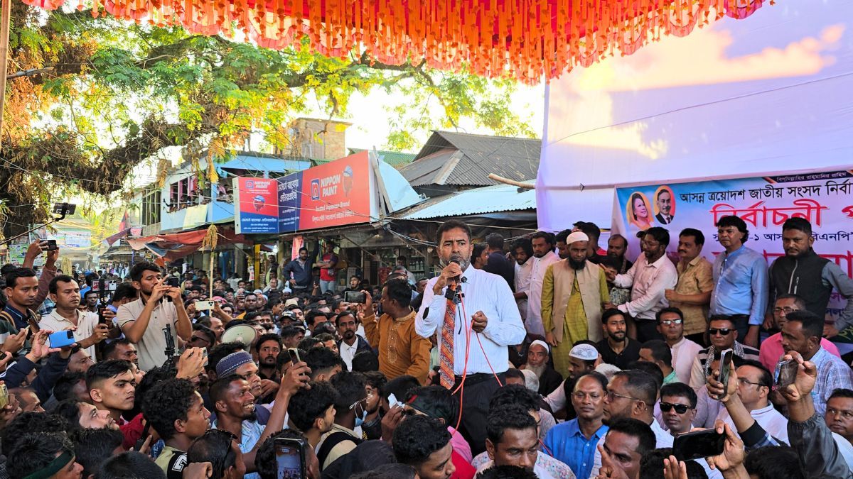 জিয়া পরিবারের জন্য দোয়া চেয়ে মঞ্চে কান্নায় ভেঙে পড়লেন আনিসুল হক