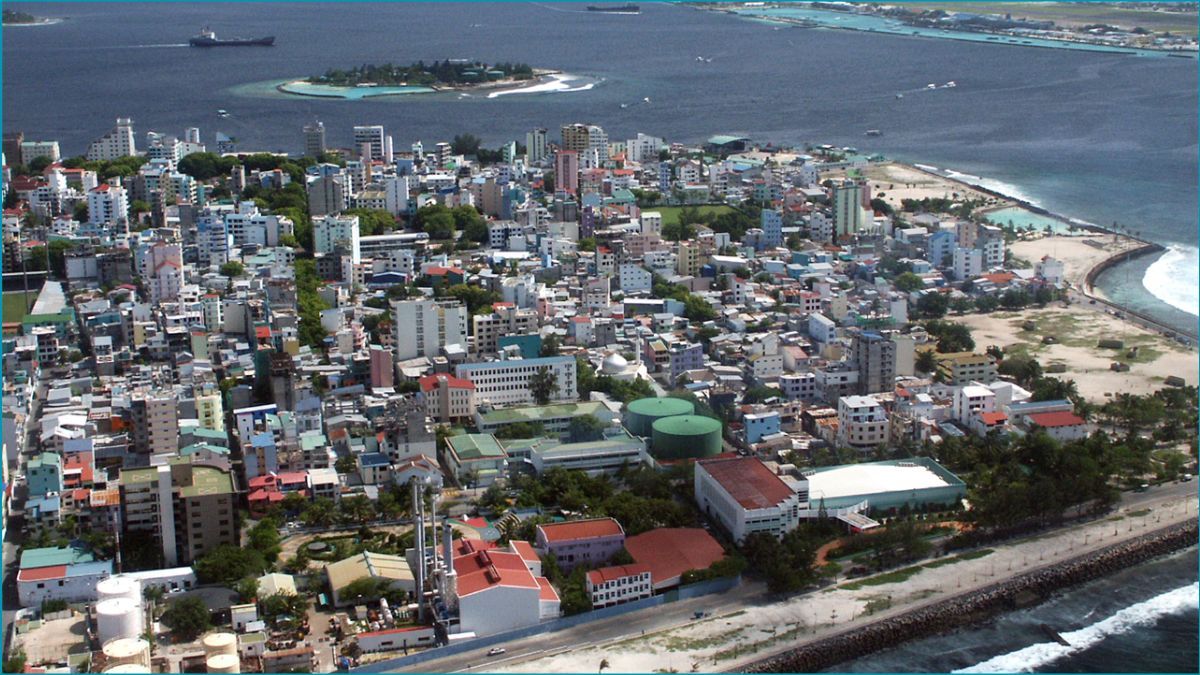 বিদেশিদের অবৈধ ব্যবসা দমনে মালদ্বীপ সরকারের সতর্কবার্তা