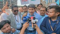 কারওয়ান বাজার মোবাইল ব্যবসায়ীদের মানববন্ধন