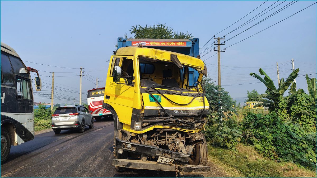 ভাঙ্গায় কাভার্ডভ্যান-পিকআপের মুখোমুখি সংঘর্ষে নিহত ১