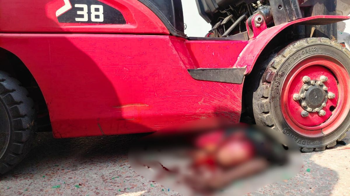 শ্রীমঙ্গলে পলিফাইবার ফেক্টরিতে টলি চাপায় শ্রমিক নিহত