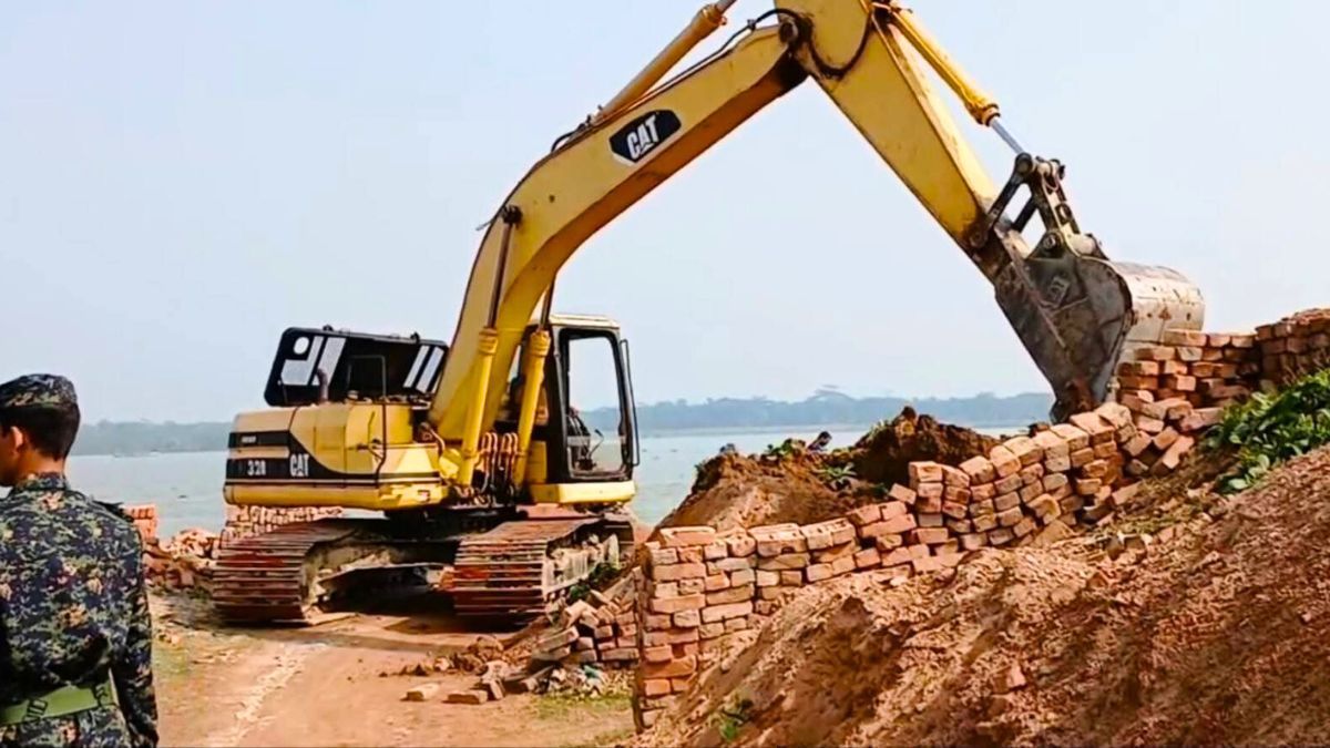 ঝালকাঠির কাঠালিয়ায় ৫ অবৈধ ইটভাটা গুঁড়িয়ে দিলেন ম্যাজিস্ট্রেট