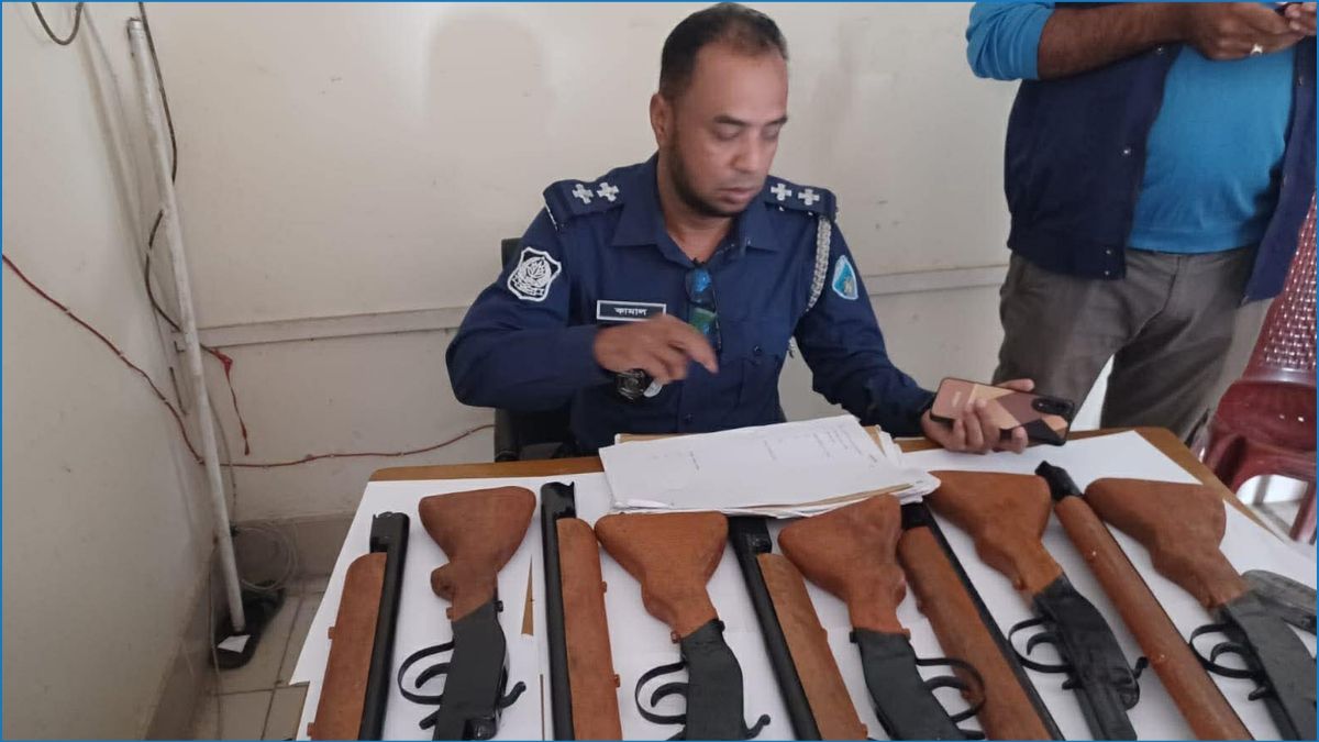 ৯৯৯ নম্বরে ফোনকলে কবর থেকে আগ্নেয়াস্ত্র উদ্ধার