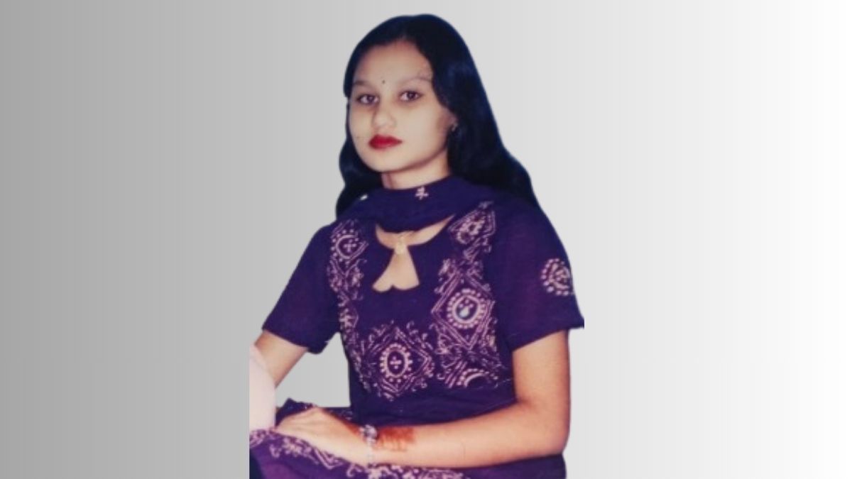 নিপার জন্য অঝোরে কাঁদছেন মা