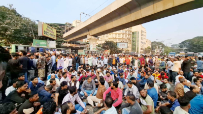 আইজিপিকে বরখাস্তের দাবিতে শাহবাগ অবরোধ