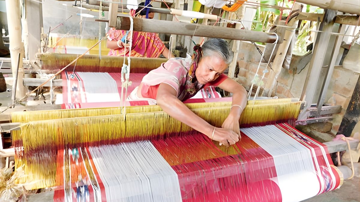 টাঙ্গাইল শাড়ি বুনন শিল্প পেল ইউনেসকোর ঐতিহ্য স্বীকৃতি