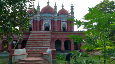 মিয়াবাড়ি মসজিদ; কারুকার্যপূর্ণ মুসলিম স্থাপত্যের সৌন্দর্য