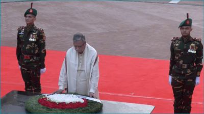 শহীদ বুদ্ধিজীবী স্মৃতিসৌধে রাষ্ট্রপতির শ্রদ্ধা