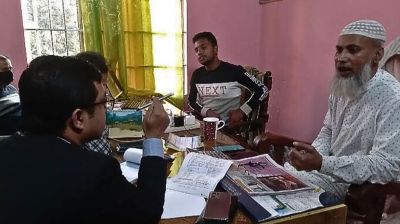 হিলি বন্দরে পেঁয়াজ আমদানিকারকের গুদামে অভিযান