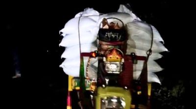 কুষ্টিয়ায় পাচারকালে ৪০ বস্তা সরকারি সার জব্দ