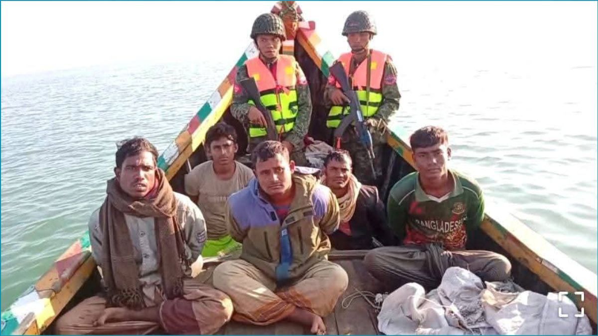 বঙ্গোপসাগর থেকে ৯ জেলেকে ধরে নিয়ে গেছে আরাকান আর্মি