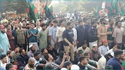 স্লোগানে উত্তাল শাহবাগ