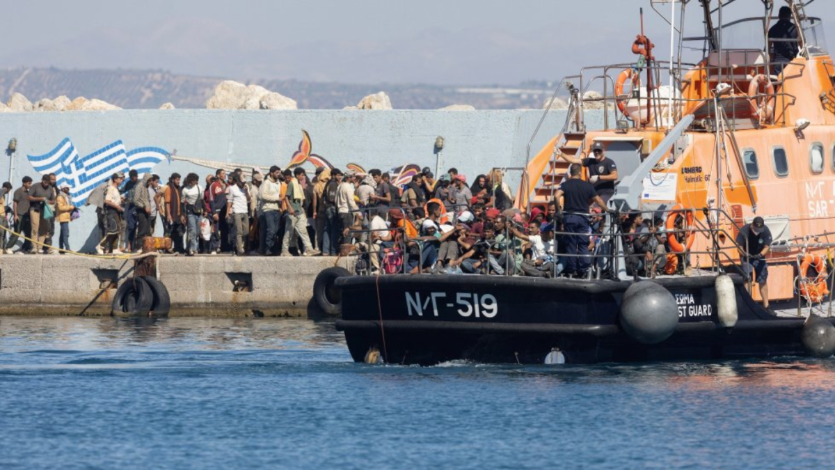 গ্রিস উপকূলে উদ্ধার অভিবাসীদের মধ্যে ৪৩৭ জনই বাংলাদেশি