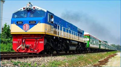 তারেক রহমানের প্রত্যাবর্তনের দিনে ১০ রুটে বিশেষ ট্রেন, ৩ ট্রেনের যাত্রা স্থগিত