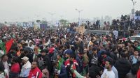 তীব্র শীত উপেক্ষা করে ৩০০ ফিট এলাকায় বিএনপি নেতাকর্মীদের ঢল