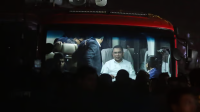 মাকে দেখে হাসপাতাল থেকে বাসার পথে তারেক রহমান