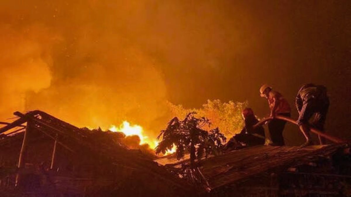 উখিয়ার রোহিঙ্গা ক্যাম্পে অগ্নিকাণ্ড