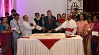 বড়দিনে শুভেচ্ছা বিনিময় করলেন রাষ্ট্রপতি