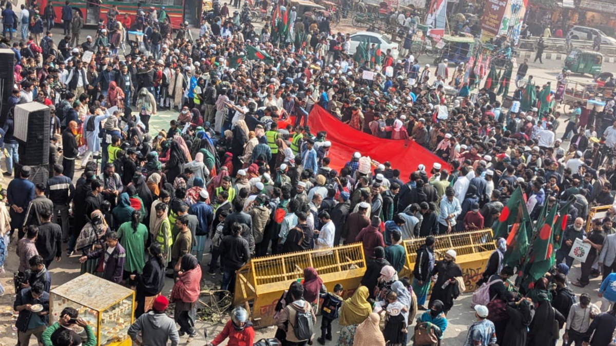 শাহবাগে আবারও ইনকিলাব মঞ্চের অবরোধ