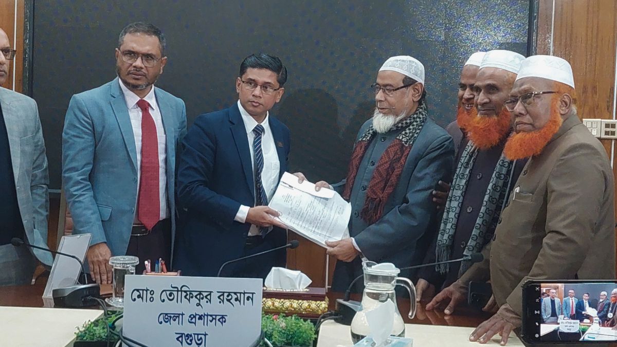 বগুড়া-৭ আসনে জামায়াত প্রার্থী গোলাম রব্বানীর মনোনয়নপত্র জমা