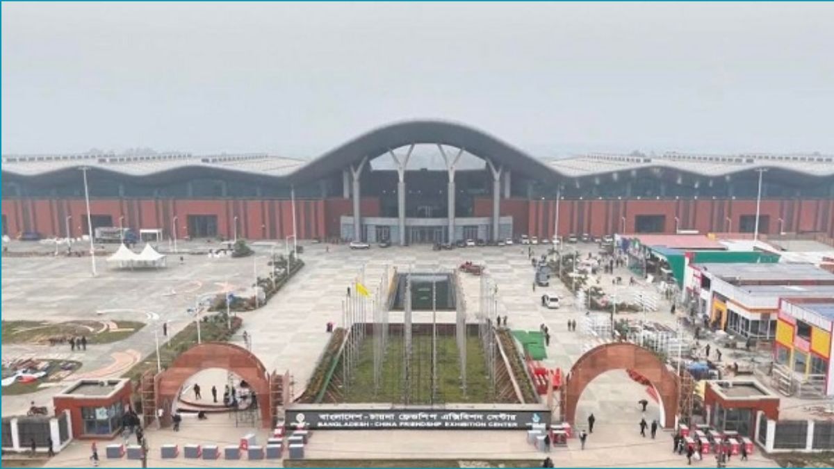 বছরের প্রথম দিনেই শুরু বাণিজ্য মেলা, নিষিদ্ধ পলিথিন ব্যাগ