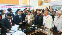 কুমিল্লা-৬ আসনে হাজী আমিনুর রশিদ ইয়াছিনের মনোনয়ন জমা