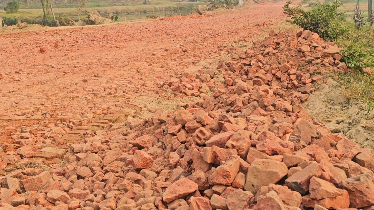 বান্দরবানে ৩০ কোটি টাকার সড়ক প্রকল্পে অনিয়ম-দুর্নীতির অভিযোগ