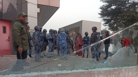 বিটিআরসিতে মোবাইল ফোন ব্যবসায়ীদের হামলা