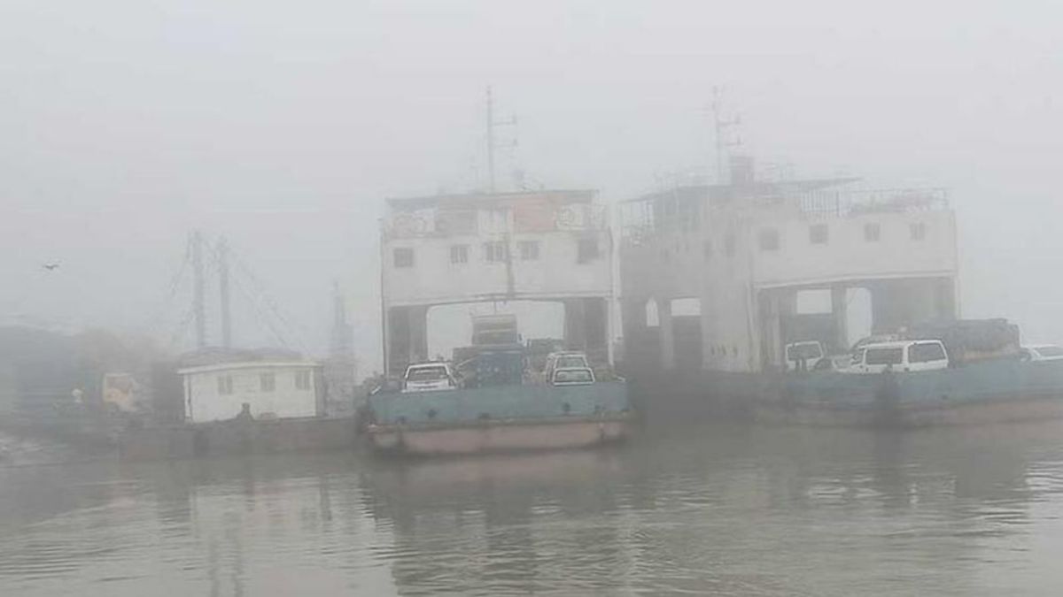 ৭ ঘণ্টা বন্ধ থাকার পর পাটুরিয়া-দৌলতদিয়ায় ফেরি চালু
