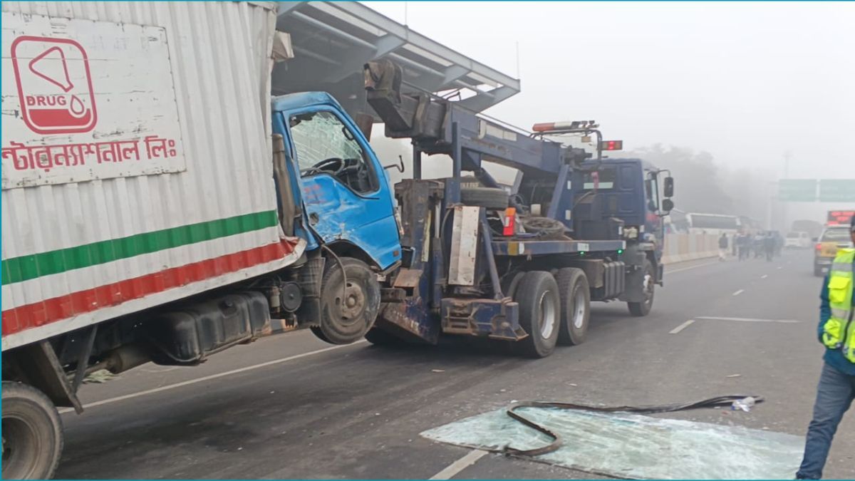 ঢাকা-ভাঙ্গা এক্সপ্রেসওয়েতে ত্রিমুখী সংঘর্ষ, আহত ১০