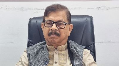 বগুড়ায় মনোনয়নপত্র বাতিল হলেও ঢাকায় টিকে গেলেন মান্না