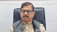 বগুড়ায় মনোনয়নপত্র বাতিল হলেও ঢাকায় টিকে গেলেন মান্না