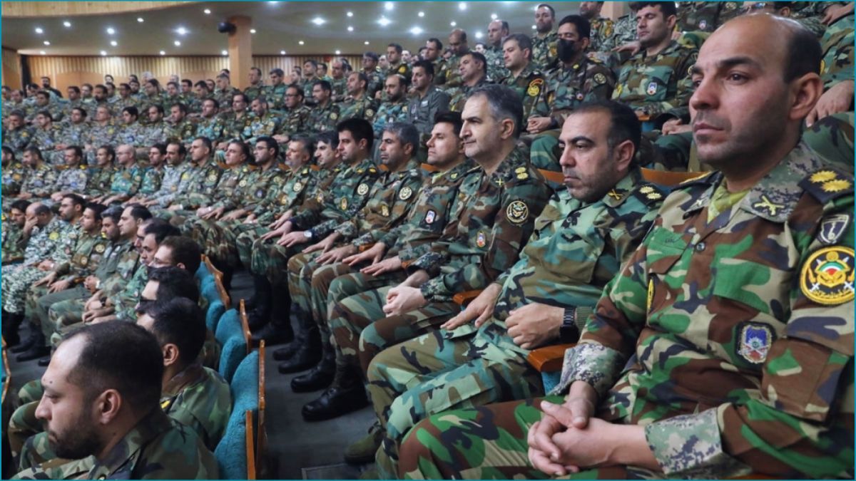 ইরানে ‘রেড লাইন’ ঘোষণা সেনাবাহিনীর