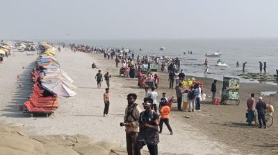 সাগরকন্যা কুয়াকাটা সমুদ্র সৈকত পর্যটকে মুখরিত