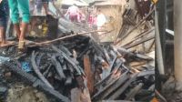 সীতাকুণ্ডে অগ্নিকাণ্ড : ৪ পরিবারের সর্বস্ব পুড়ে ছাই