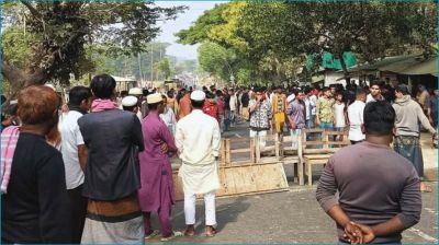 মায়ানমার থেকে আসা গুলিতে স্কুলছাত্রী আহত