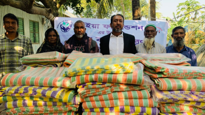নিশ্চিন্তপুরে শীতার্তদের মাঝে ভূঁইয়া ফাউন্ডেশনের কম্বল বিতরণ