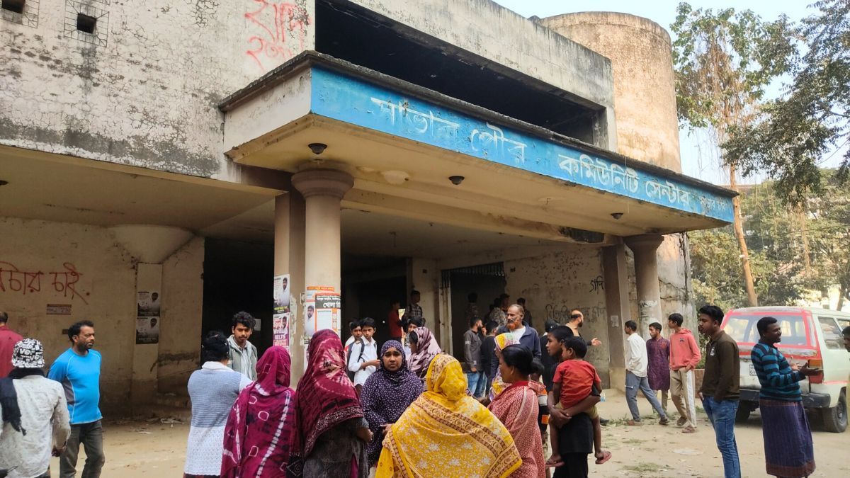 সাভারে পরিত্যক্ত কমিউনিটি সেন্টার থেকে আবারও ২ পোড়া লাশ উদ্ধার