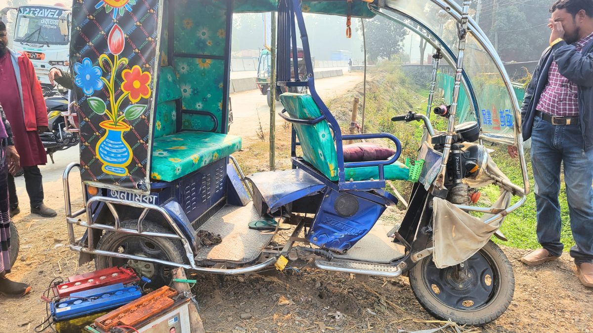 বগুড়ার শেরপুরে বাসের ধাক্কায় অটোরিকশার ২ যাত্রী আহত