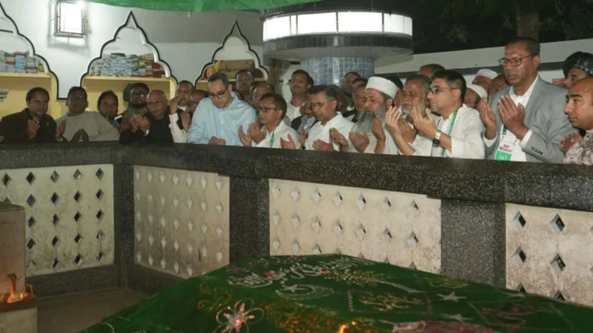 শাহজালাল ও শাহপরান (রহ.) মাজার জিয়ারত করলেন তারেক রহমান