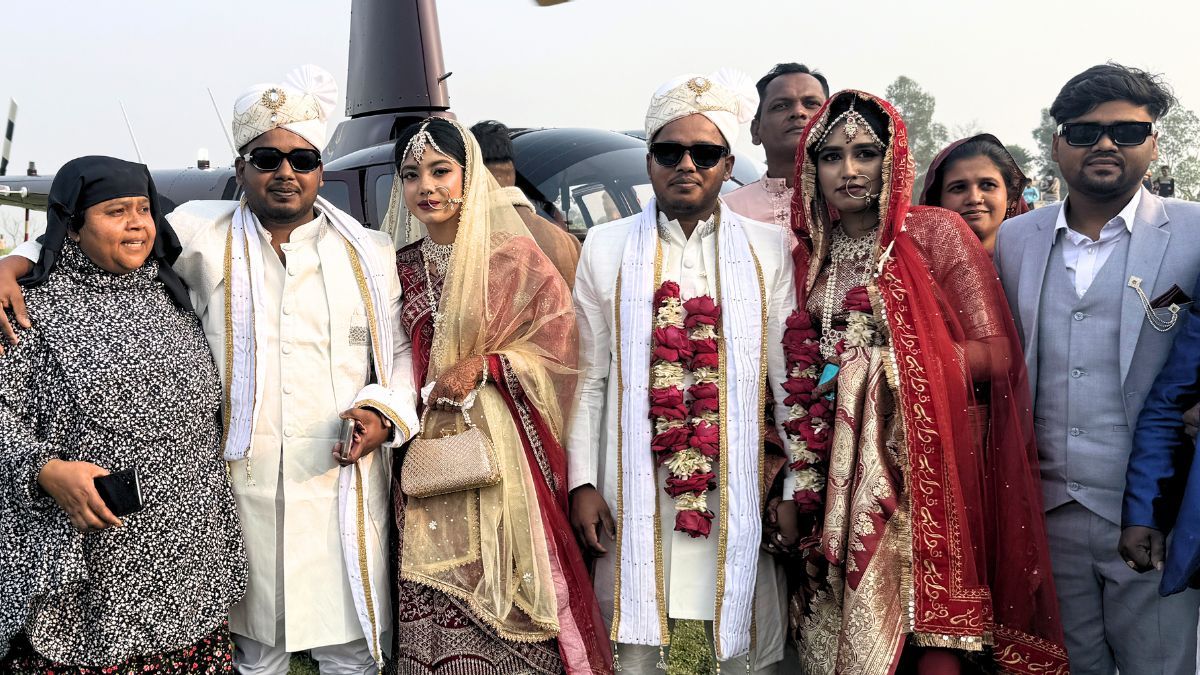 বাবার স্বপ্ন পূরণে হেলিকপ্টারে করে নববধূ আনলেন প্রবাসী দুই ভাই