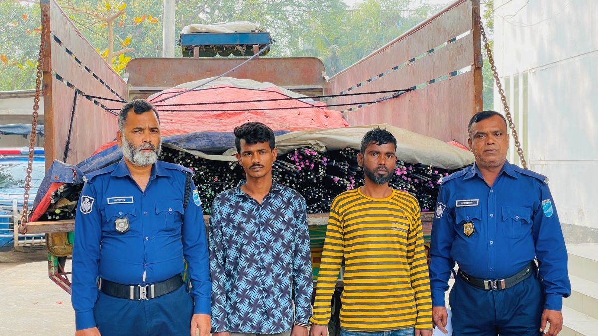 টাঙ্গাইলে ট্রাকভর্তি ১৪ টন রড ডাকাতি, গ্রেপ্তার ২