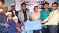 বাংলাদেশের খবরের উদ্যোগে মাদ্রাসা শিক্ষার্থীদের মাঝে কম্বল বিতরণ